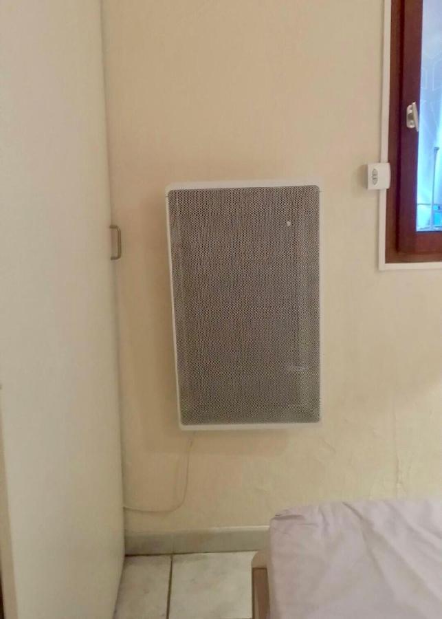 CAVALAIRE vue MER au loin MAISONNETTE TOUT ÉQUIPÉE POUR 4 PERSONNES AVEC PISCINE CLIM WIFI VÉLOS TV BARBECUES Ngoại thất bức ảnh