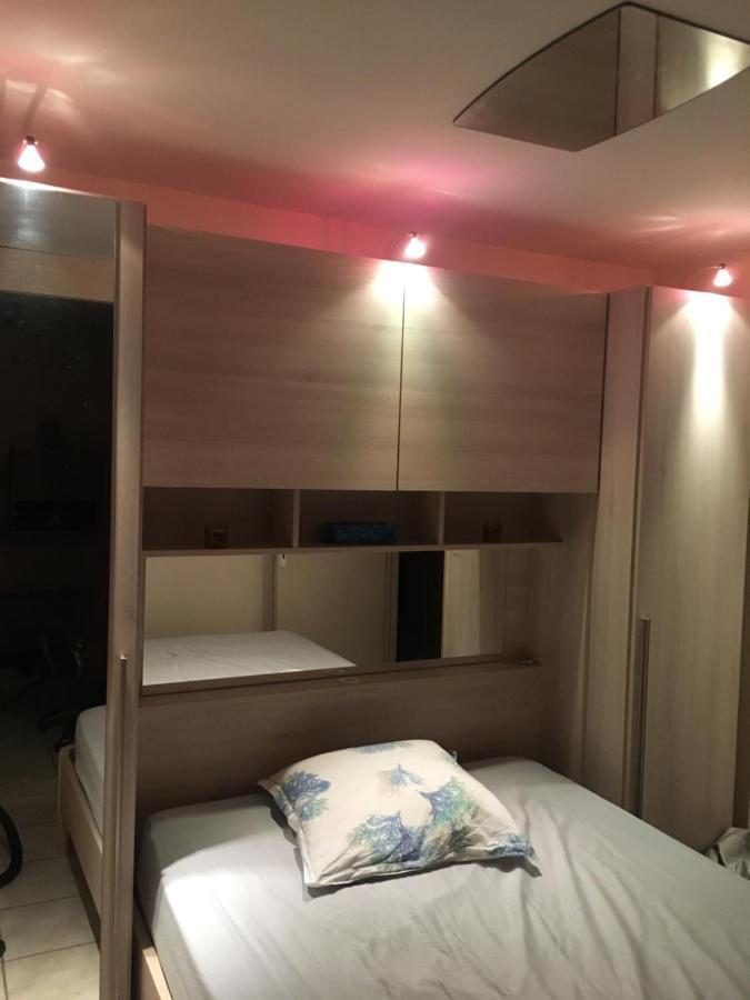 CAVALAIRE vue MER au loin MAISONNETTE TOUT ÉQUIPÉE POUR 4 PERSONNES AVEC PISCINE CLIM WIFI VÉLOS TV BARBECUES Ngoại thất bức ảnh