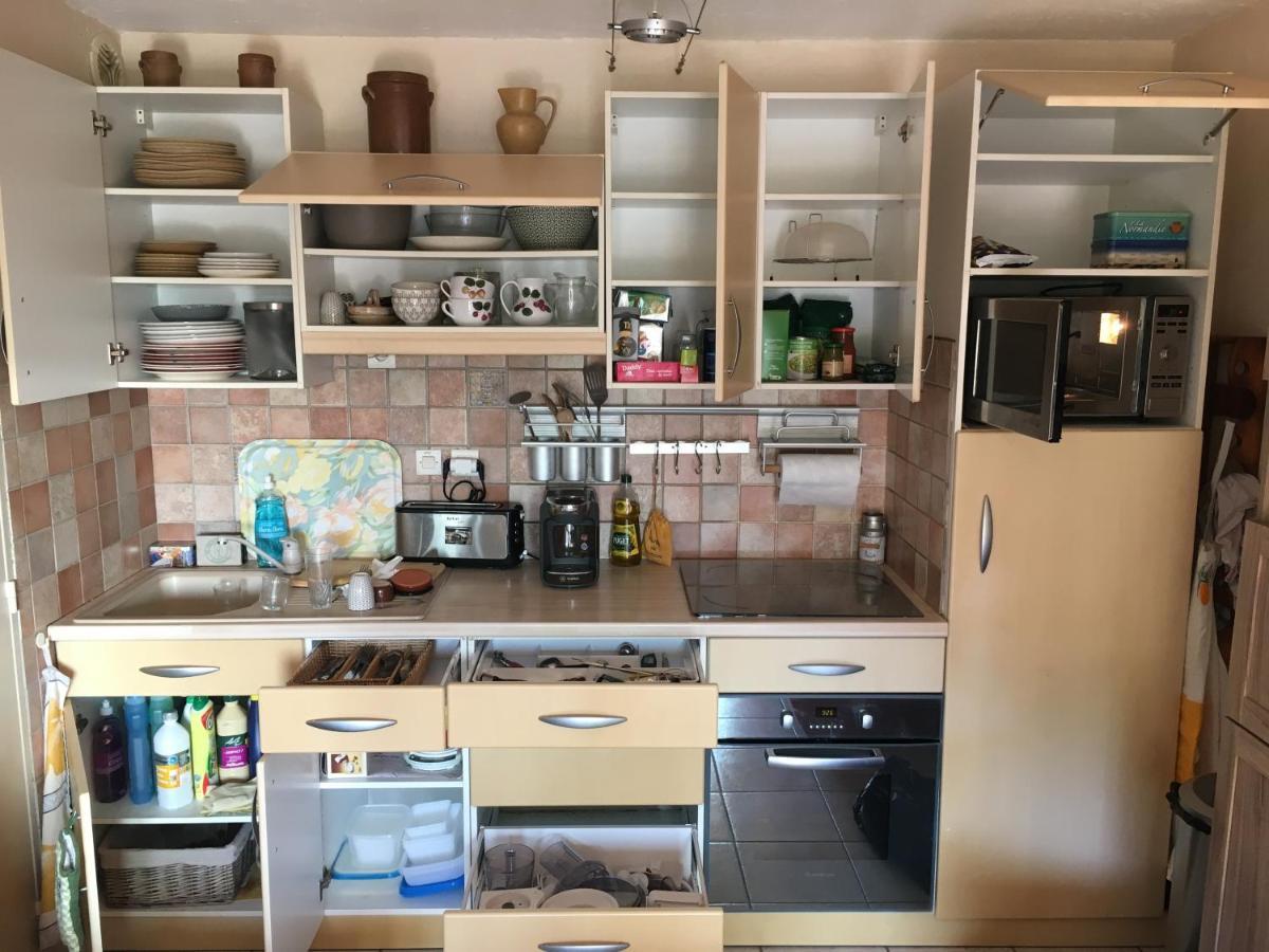CAVALAIRE vue MER au loin MAISONNETTE TOUT ÉQUIPÉE POUR 4 PERSONNES AVEC PISCINE CLIM WIFI VÉLOS TV BARBECUES Ngoại thất bức ảnh
