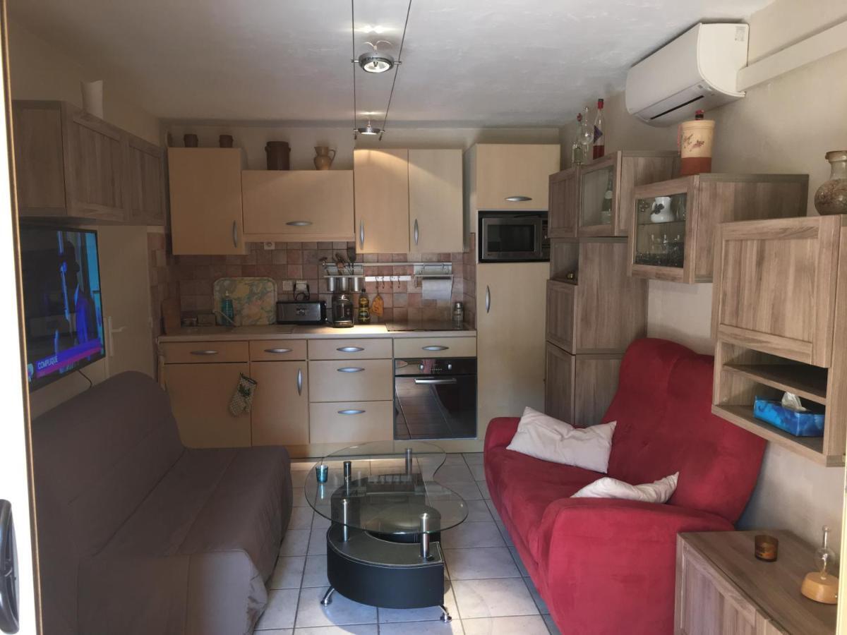 CAVALAIRE vue MER au loin MAISONNETTE TOUT ÉQUIPÉE POUR 4 PERSONNES AVEC PISCINE CLIM WIFI VÉLOS TV BARBECUES Ngoại thất bức ảnh